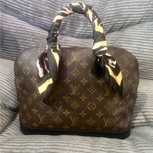 Vintage Authentic Louis Vuitton Alma Handbag Monogram Canvas